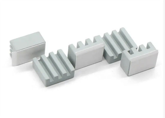 Dispersor de calor cerâmico compacto resistente a altas temperaturas